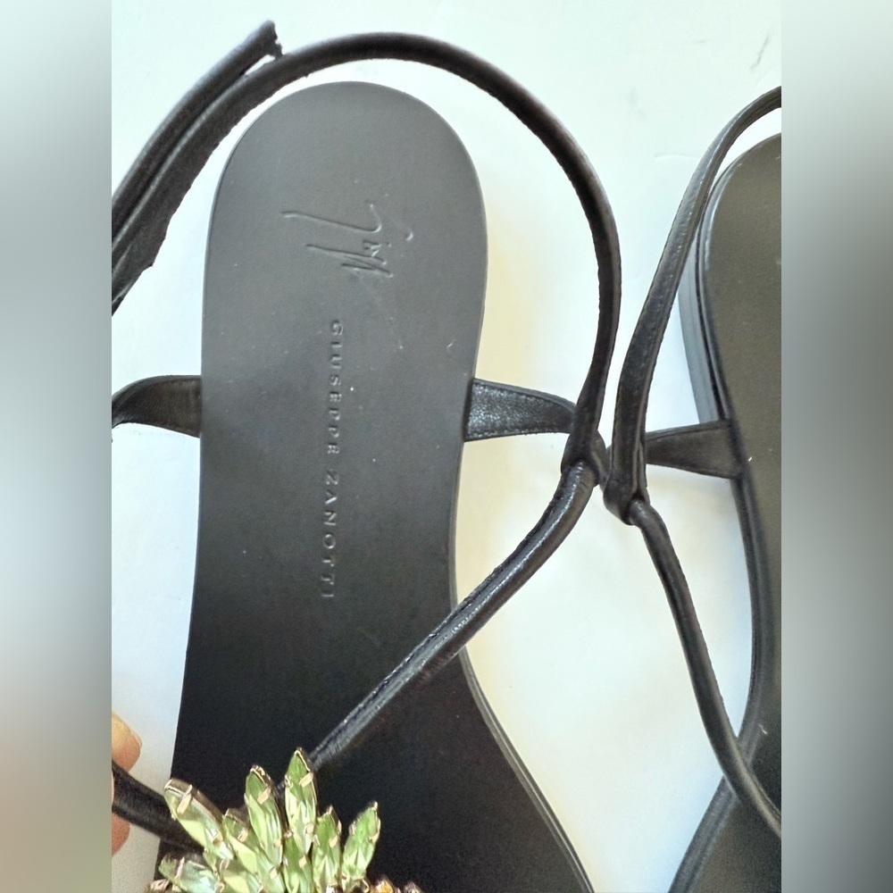 Giuseppe Zanotti Black leather Embellished Pineapple Flat thong Sandals EU 38 - Picture 6 of 11